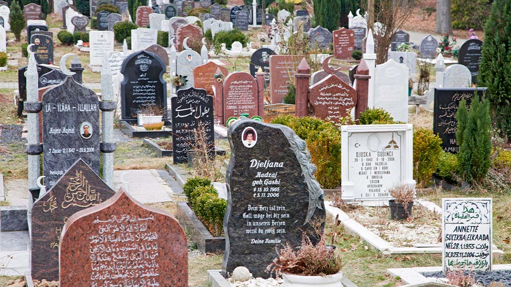 Image - Muslimisches Begräbnisfeld auf evangelischem Friedhof