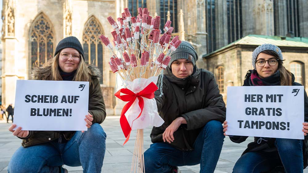 Einer der mit 4.000 Euro dotierten Preise geht an World Vision Deutschland für den Beitrag „Periodic Power - Bessere Monatshygiene empowert Mädchen“. (Archivbild zeigt eine Aktion der Sozialistischen Jugend Österreich)