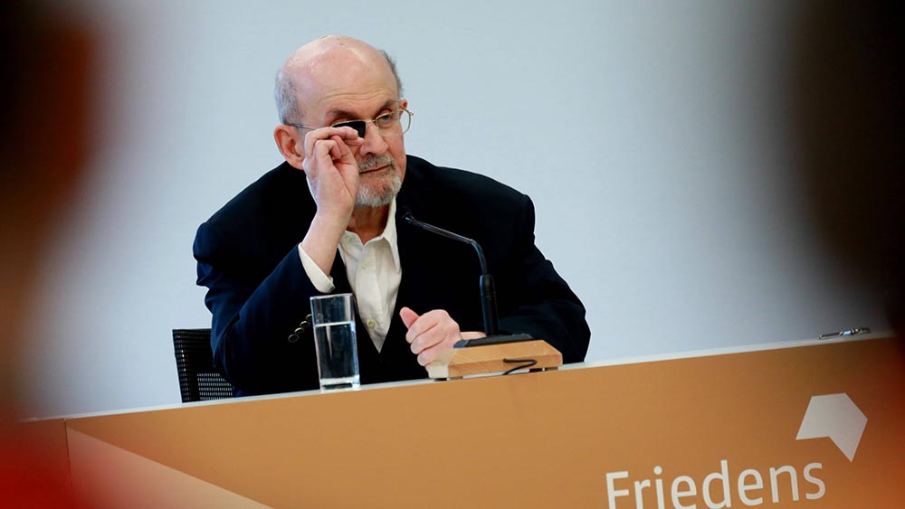 Salman Rushdie gab auf der Frankfurter Buchmesse eine Pressekonferenz