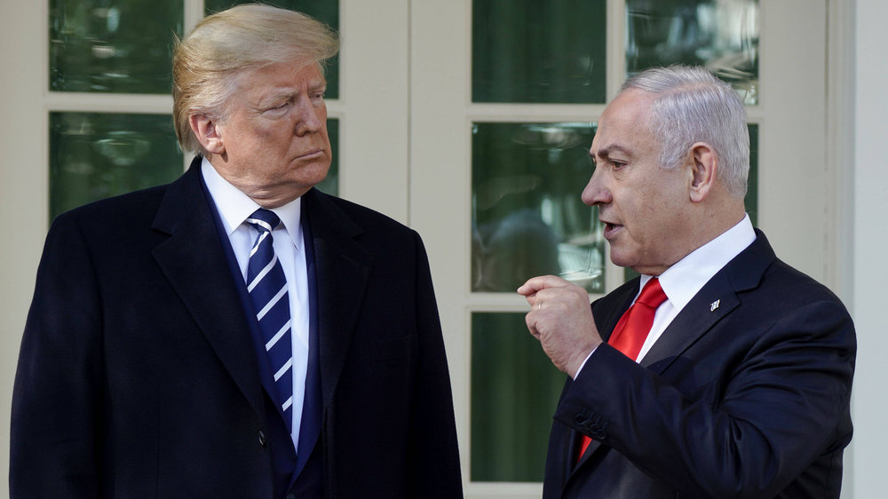 Ein skeptischer Blick: Donald Trump als US-Präsident im November 2020 mit dem israelischen Regierungschef Benjamin Netanjahu