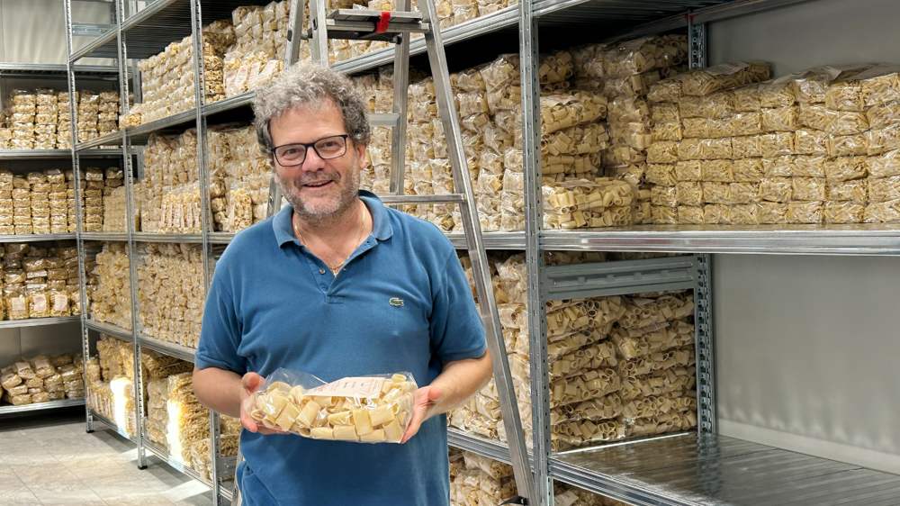 Der Nutznießer der Arbeit von eingesperrten Jugendlichen - Alberto Mochi, Verantwortlicher des Projektes Zukunftspasta