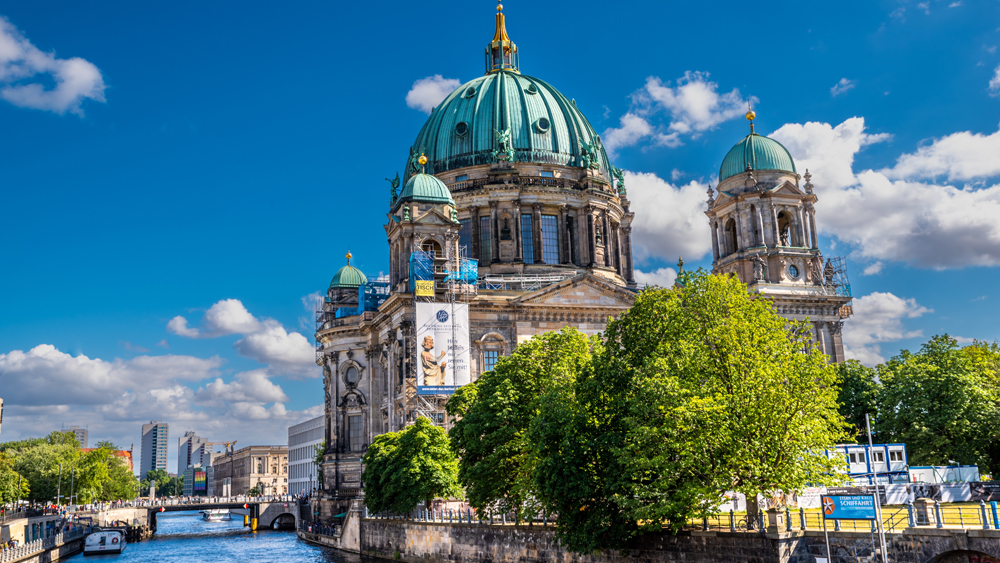 Berliner Dom von der Spreeseite