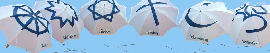 Schirme mit den Symbolen der verschiedenen Religionen