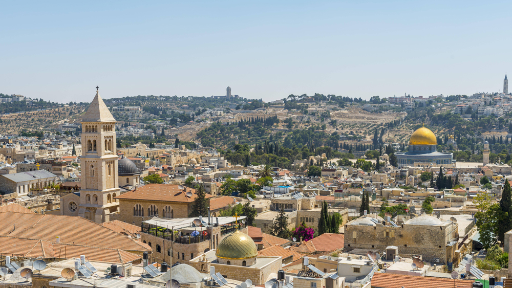 Eklat um “Genozid”-Predigt: Vorwürfe an Kirchen in Deutschland