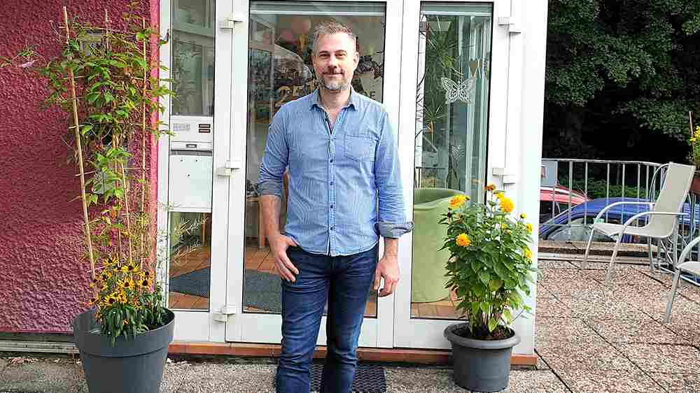 Jörn Hackbusch, Leiter von Haus WegWende, blickt auf die 25 Jahre der Arbeit und den gesellschaftlichen Umgang mit den Krankheiten der Menschen zurück.