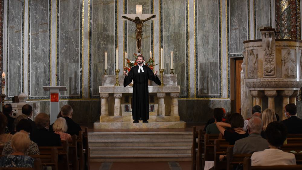 Gottesdienst in der Evangelisch-Lutherischen Christuskirche in Rom mit Pfarrer Michael Jonas