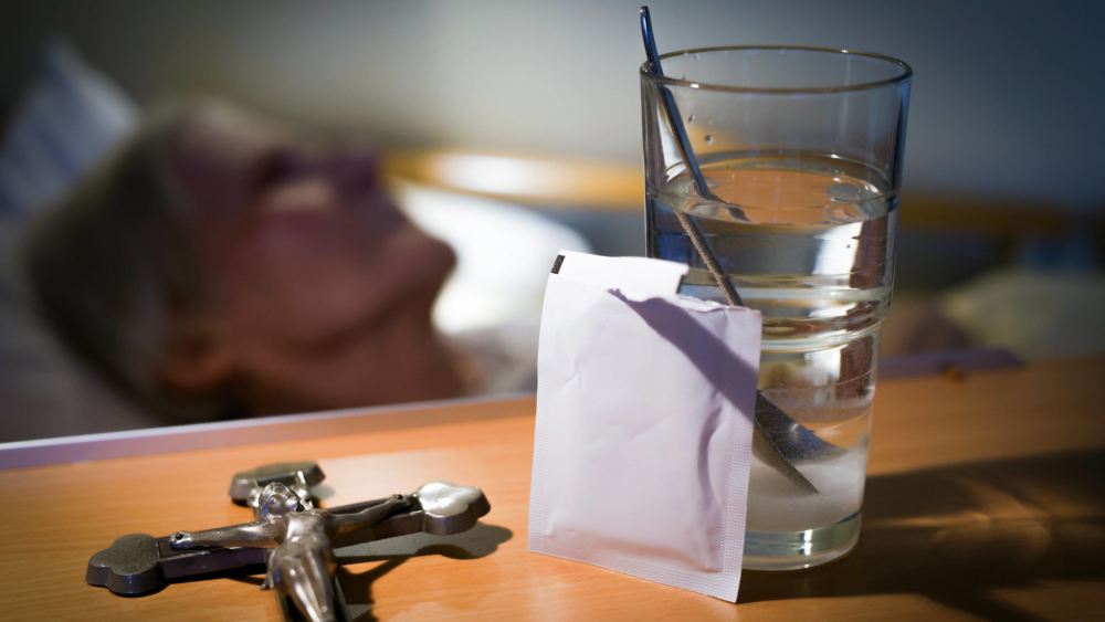 Seit einem Urteil des Bundesverfassungsgerichts wird über eine neue Regelung zur Selbsttötung diskutiert