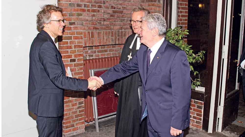 Im November 2017 war Joachim Gauck beim Amnesty-Gottesdienst zu Gast, hier begrüßt von Pastor Frank Engelbrecht