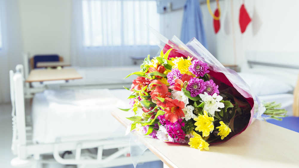 Designerin bietet Geschenke für sterbende Menschen an (Symbolbild)