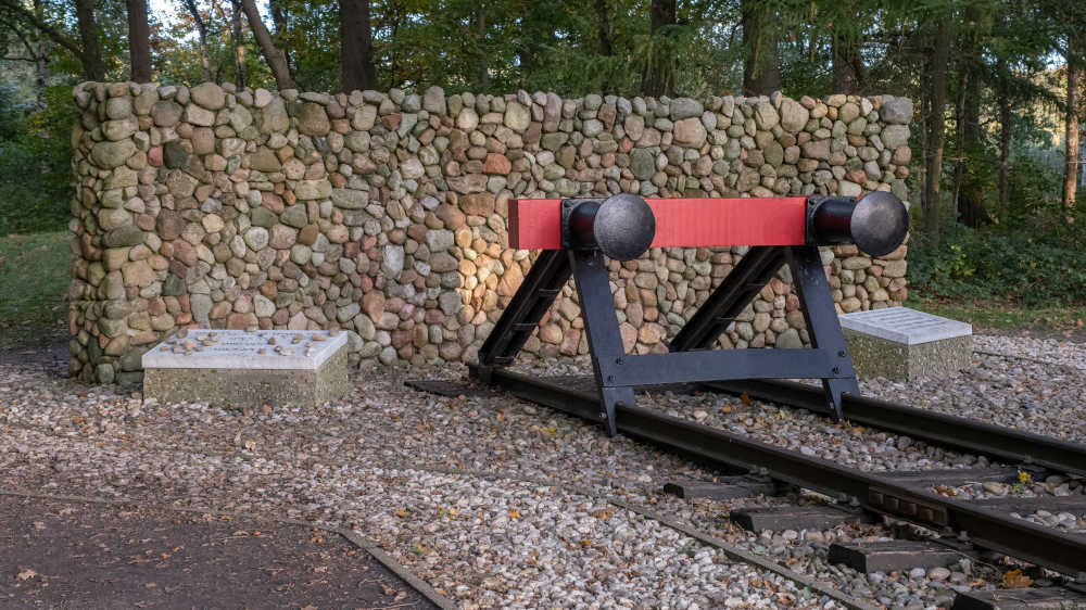 Ein Mahnmal am Durchgangslager in der Provinz Drenthe erinnert an die Verschleppung von Etty Hillesum nach Auschwitz