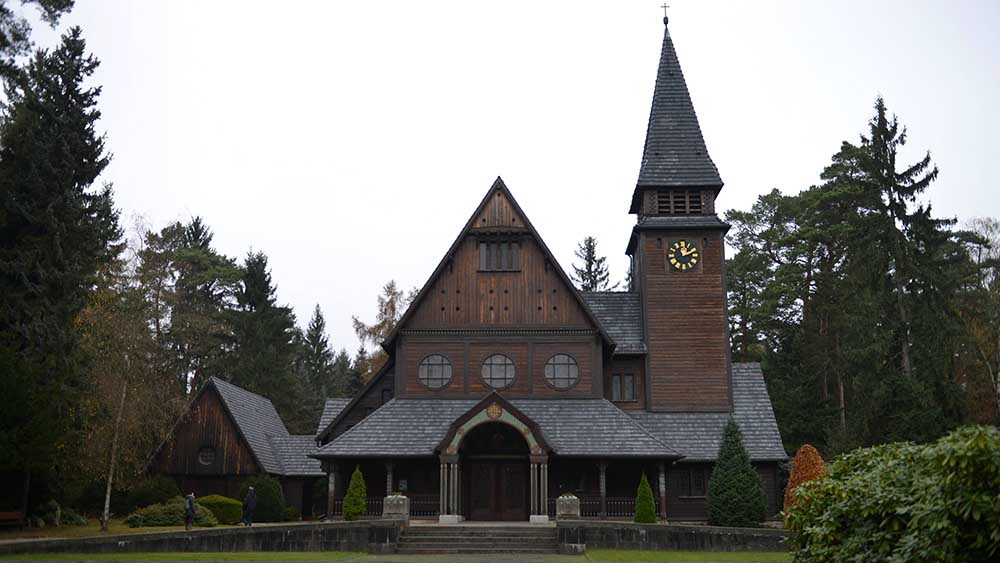 Die Friedhoskapelle aus Stahnsdorf taucht in der Netflix-Serie "Dark" immer wieder auf