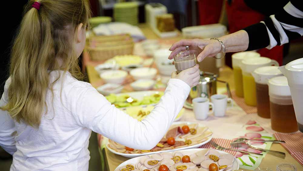 Warme Mahlzeiten bekommen manche Kinder nur in sozialen Einrichtungen