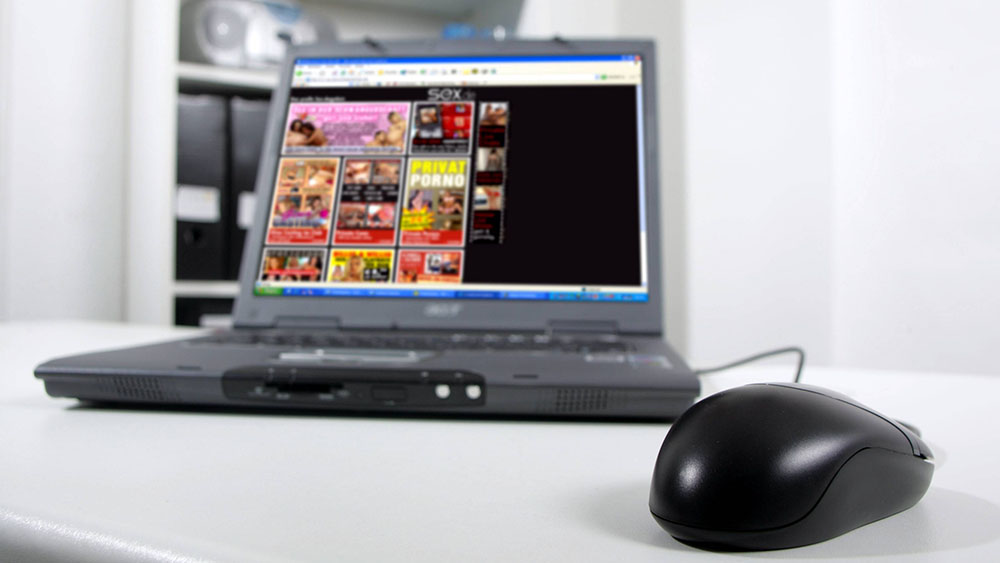 Von ihren Dienstrechnern wollten Mitarbeitende des Erzbistums Köln so manche Pornoseite ansurfen (Symbolbild)