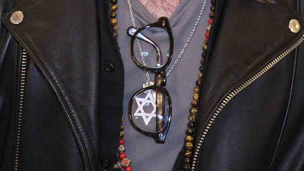 Auch vor Gericht trug Gil Ofarim seinen Davidstern