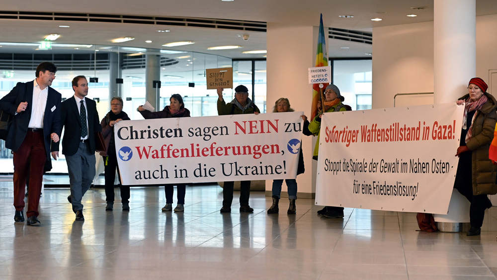 Auf der EKD-Synode Mitte November demonstrierten Christen für einen Waffenstillstand in Nahost