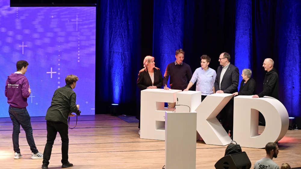 Gruppenfoto während der Jahrestagung der Generalsynode der Vereinigten Evangelisch-Lutherischen Kirche Deutschlands (VELKD) in Ulm