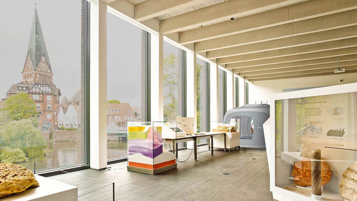 Im Museum Lüneburg kann man in einem Würfelzelt übernachten