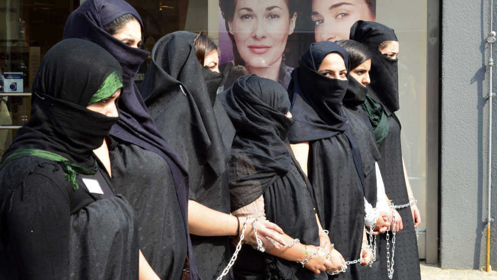 Jesidische Frauen demonstrieren gegen die Verfolgung durch die Terrororganisation Islamischer Staat (Archivbild)