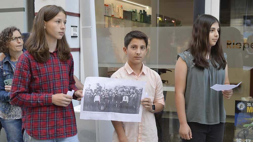 Image - Gegen das Vergessen: 13 Stolpersteine in Lüdenscheid verlegt