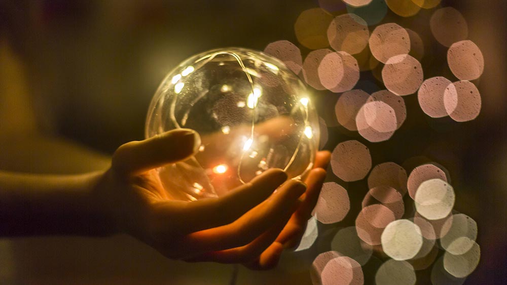 Der Blick in die Glaskugel haut auch 2023 nichts gebracht