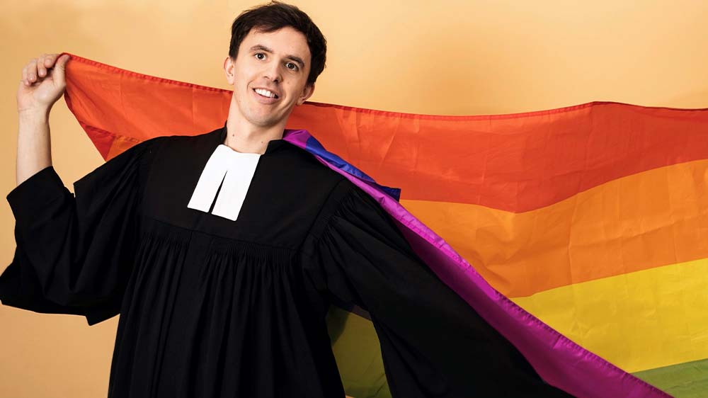 Image - Kölner Pfarrer feiert queeren Weihnachtsgottesdienst mit Kelly Heelton