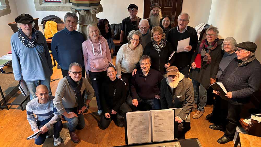 Menschen von der Straße holen, das will der Wohnungslosenchor. Er probt in St. Marien in Hannover.