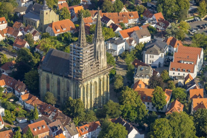 Luftbildaufnahme von der Wiesenkirche in Soest