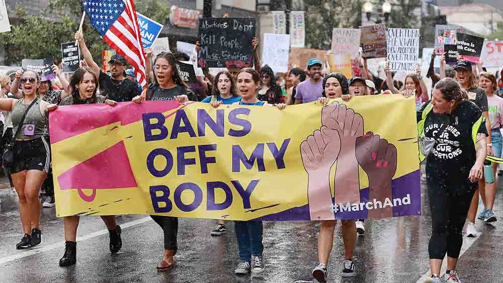 Für das Recht auf Abtreibung demonstrieren diese Menschen in Orlando (Florida)