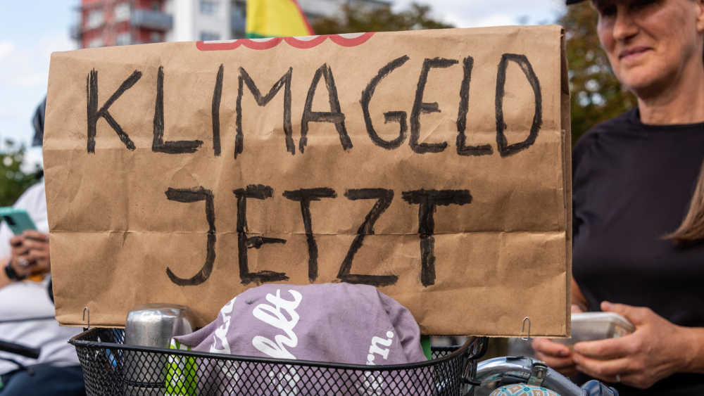 Ein "soziales Klimageld" findet in der Bevölkerung am meisten Zustimmung