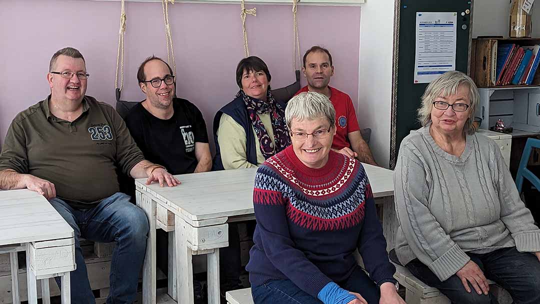 Im Café Paletti kommt die Gruppe "Nicht Fisch - Nicht Fleisch" einmal im Monat zum Brunch zusammen.