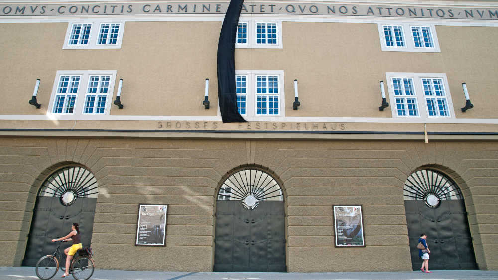 Dichter Hugo von Hofmannsthal (1874 1929) und der Regisseur Max Reinhardt (1873 1943) hatten während des Ersten Weltkriegs die Idee, Festspiele in Salzburg zu gründen