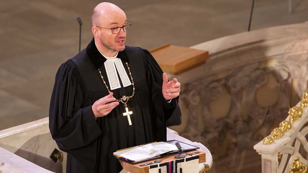 Landesbischof Tobias Bilz aus Sachsen soll beim Abschlussgottesdienst predigen (Archiv)