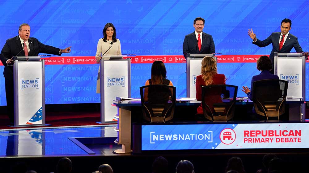 Bei einer Debatte zu den Vorwahlen (v.l.): Chris Christie, Nikki Haley, Ron DeSantis und Vivek Ramaswamy
