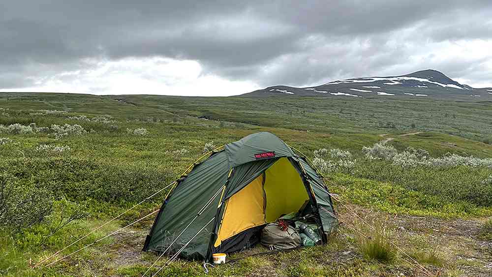 Nur durch eine dünne Schicht vom Draußen getrennt: Zelten im Fjell