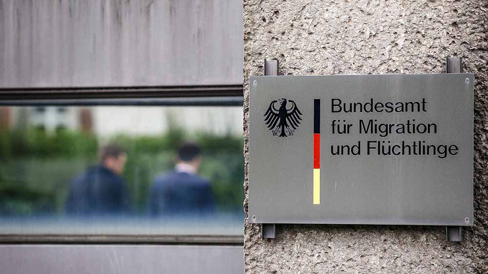 Das Bundesamt für Migration und Flüchtlinge hat mehr als 5.600 Verdachtsfälle registriert