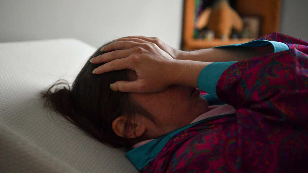 Die Zahl der Menschen, die nach einer akuten Covid-19-Infektion krankgeschrieben werden mussten, lag in 2023 deutlich niedriger als im Pandemie-Jahr 2022