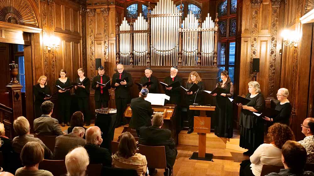 Der Norddeutsche Synagogalchor bei einem Auftritt.