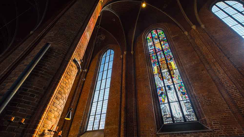 Das Reformationsfenster der Marktkirche in Hannover ist jetzt komplett aus Spenden finanziert