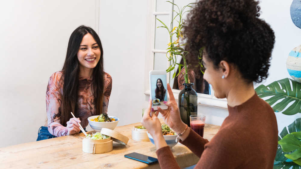 Manche Filter in Sozialen Medien können das Selbstbild junger Menschen stören