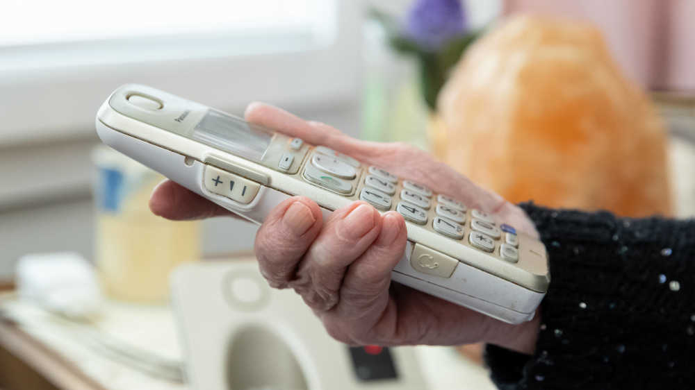 Anrufe bei der russischsprachigen Telefonseelsorge haben sich zuletzt fast verdreifacht (Symbolbild)