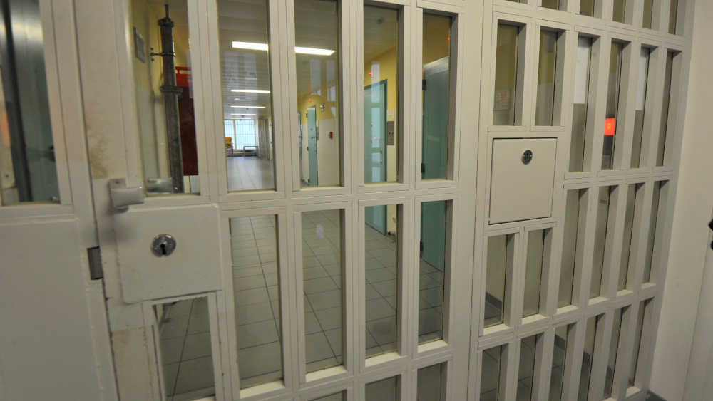 Ein Bauunternehmer muss die Kosten der Abschiebung für einen illegal Beschäftigten aus Albanien bezahlen