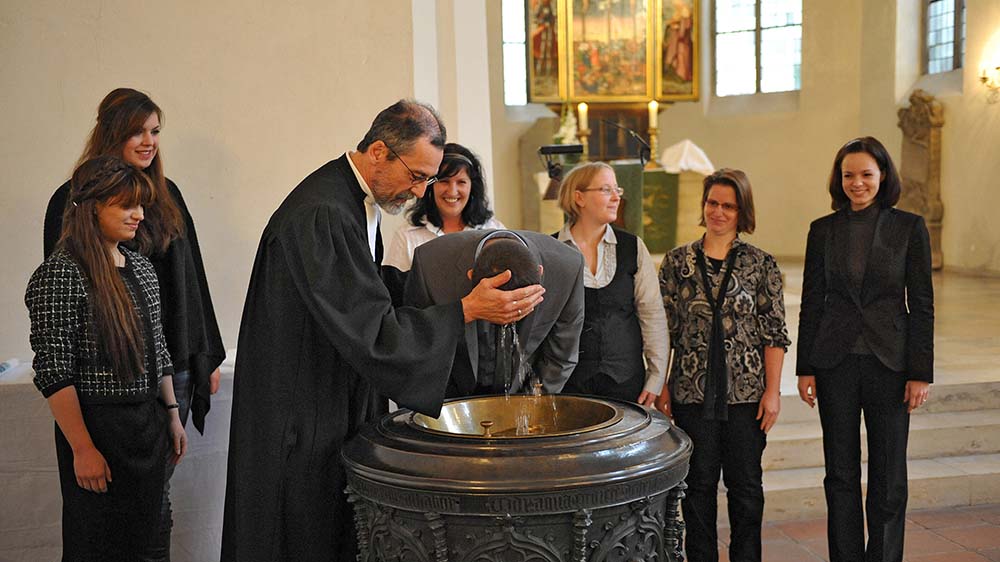 Eine Erwachsenentaufe in Hannover