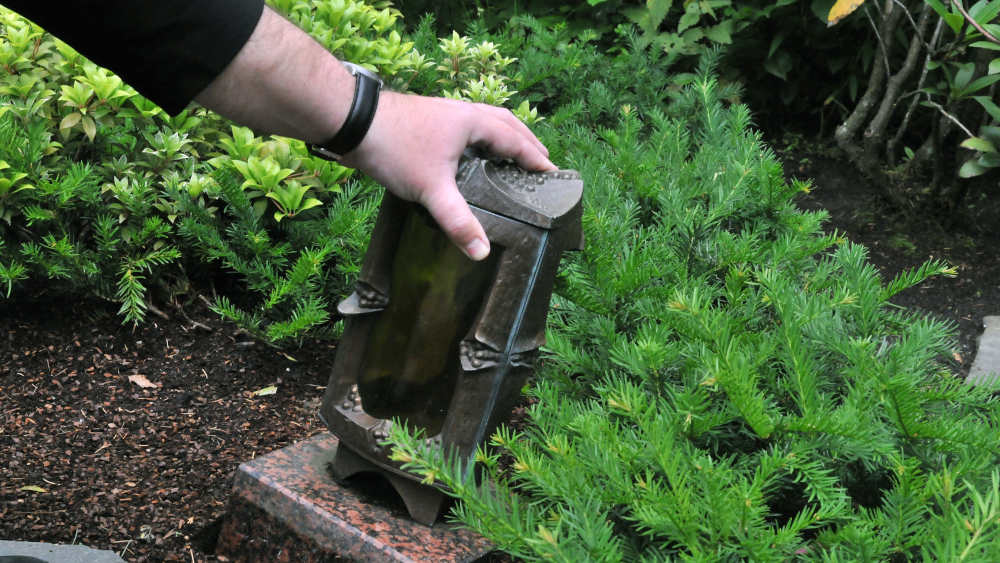 Bundesweit gehen auf Friedhöfen Grabräuber um