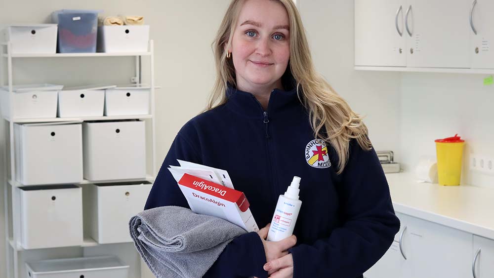 Notfallsanitäterin Henrike Lux hilft Obdachlosen in der Hamburger Bahnhofsmission