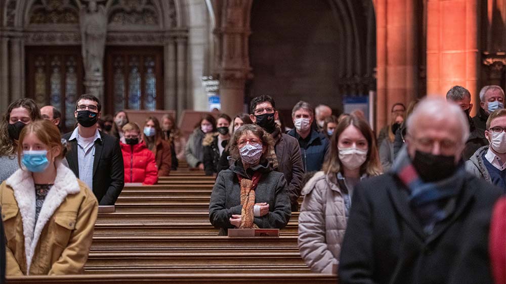 Maske und Abstand: So sah es während der Pandemie in vielen Kirchen aus