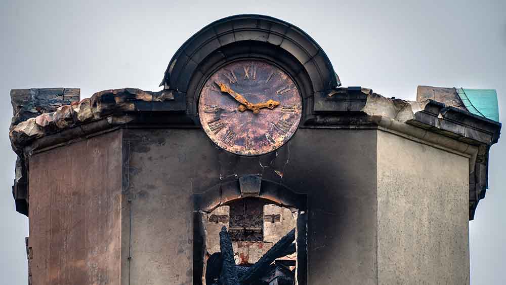 Vom Kirchturm in Großröhrsdorf ist nicht mehr viel übrig