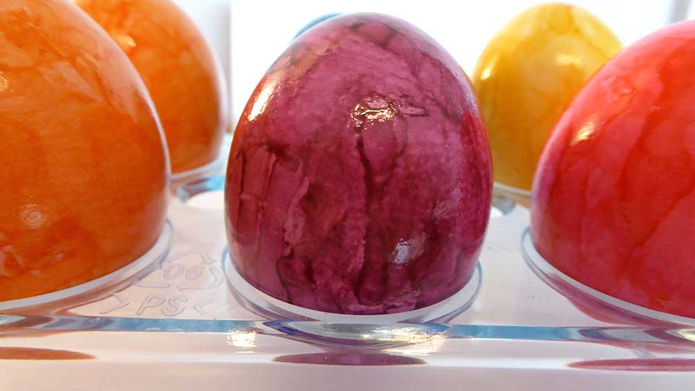 Bunte Eier gehören zu Ostern dazu