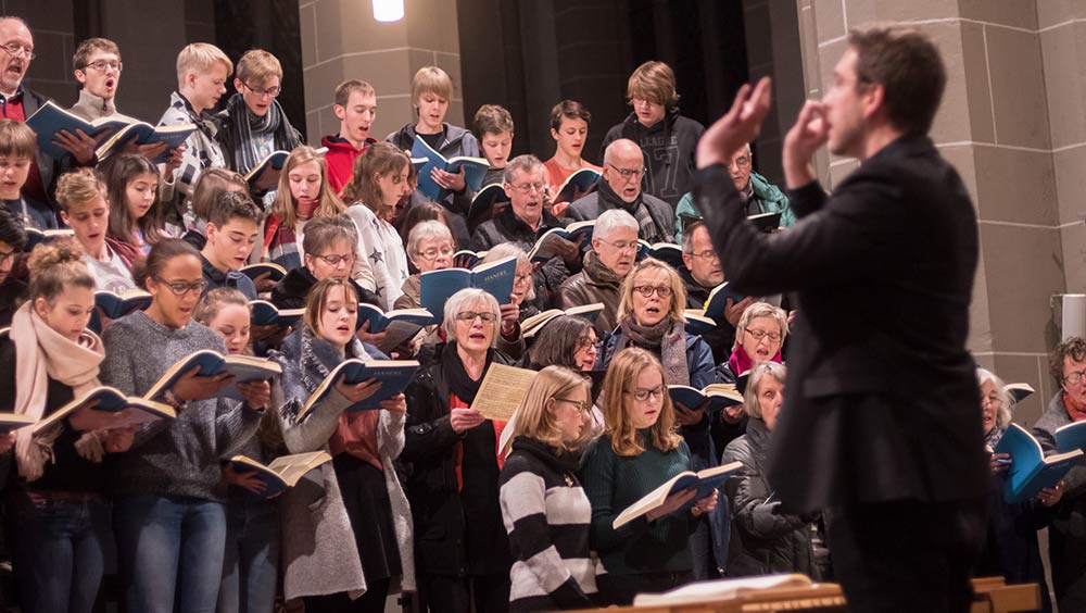 Singfreude bei einem Konzert der Kantorei St. Sixti in Northeim.