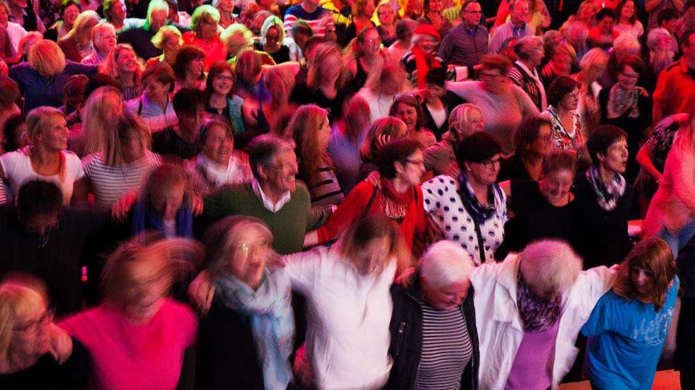 Gute Stimmung und ein Gefühl von Gemeinschaft beim Rudelsingen.