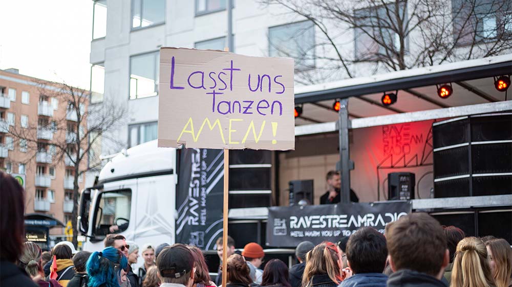 Das Tanzverbot an Karfreitag kommt nicht immer gut an. Hier eine Demo gegen das Tanzverbot in München